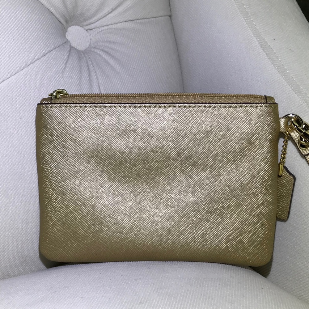 Coach gold saffiano Leather Darcy Bow wristlet - Picture 3 of 6
